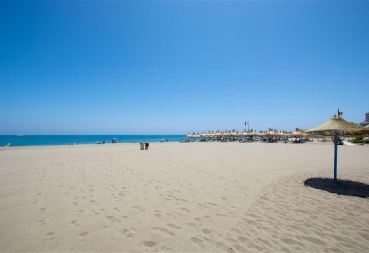 Beach Apartment Montemarcarihuela Торемолинос Екстериор снимка