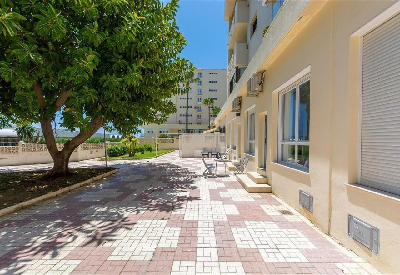 Beach Apartment Montemarcarihuela Торемолинос Екстериор снимка