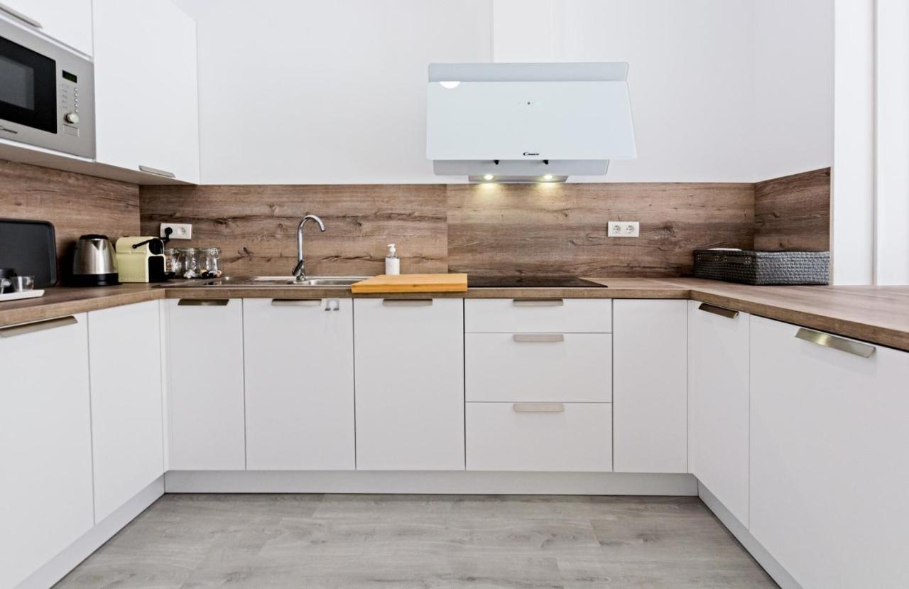 Beach Apartment Montemarcarihuela Торемолинос Екстериор снимка