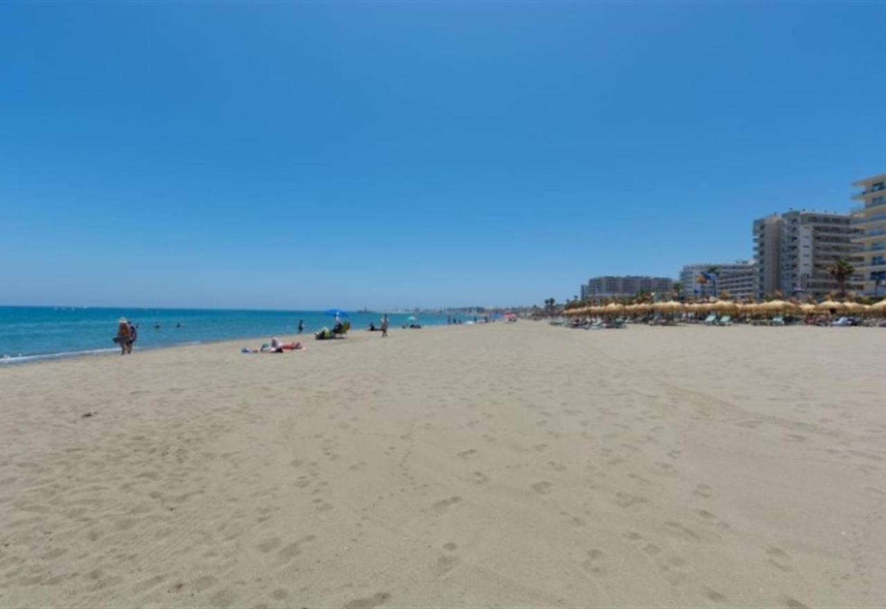 Beach Apartment Montemarcarihuela Торемолинос Екстериор снимка