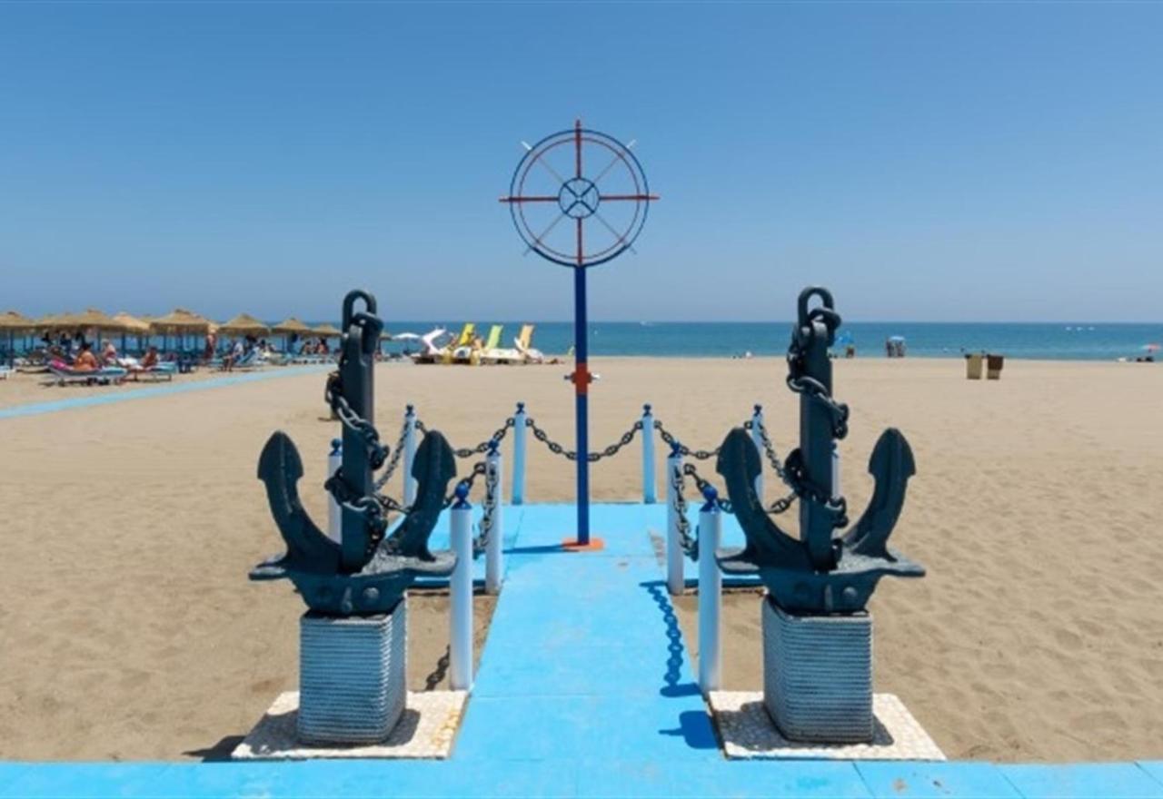 Beach Apartment Montemarcarihuela Торемолинос Екстериор снимка