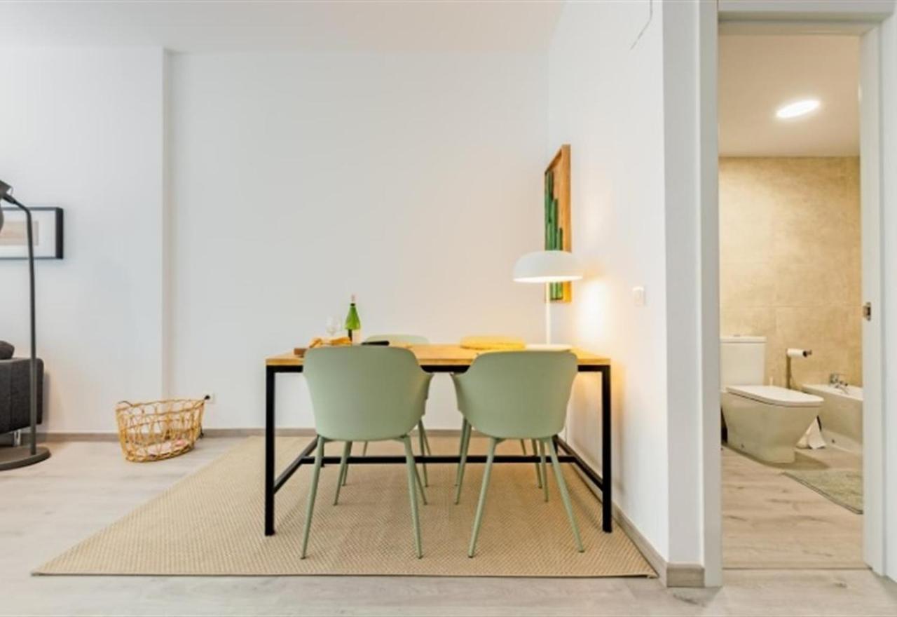 Beach Apartment Montemarcarihuela Торемолинос Екстериор снимка