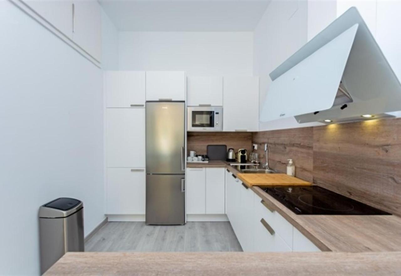 Beach Apartment Montemarcarihuela Торемолинос Екстериор снимка